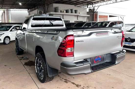 TOYOTA-HILUX-2024