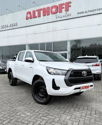 TOYOTA HILUX 2.8 D-4D TURBO DIESEL CS 4X4 MANUAL