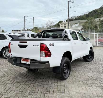 TOYOTA-HILUX-2025
