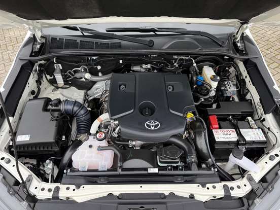 TOYOTA-HILUX-2025