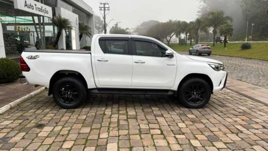 TOYOTA-HILUX-2.8 SRX 4X4 CD 16V DIESEL 4P AUTOMÁTICO TOYOTA-HILUX-2017