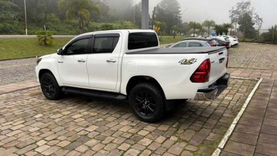 TOYOTA-HILUX-2.8 SRX 4X4 CD 16V DIESEL 4P AUTOMÁTICO TOYOTA-HILUX-2017