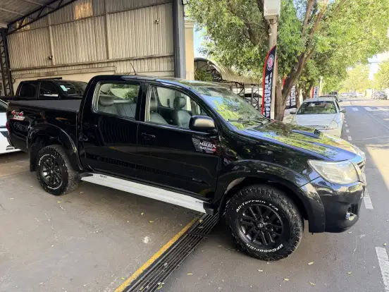 TOYOTA-HILUX-3.0 SR 4X4 CD 16V TURBO INTERCOOLER DIESEL 4P AUTOMÁTICO TOYOTA-HILUX-2012