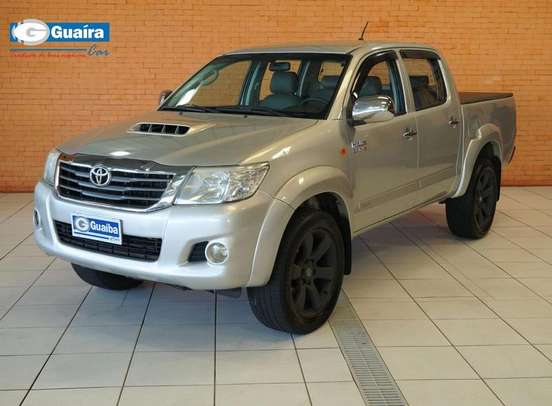 TOYOTA-HILUX-2012