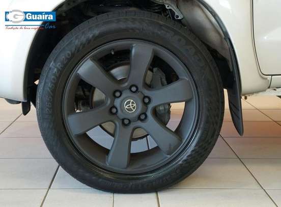 TOYOTA-HILUX-2012