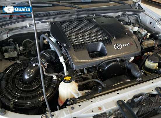 TOYOTA-HILUX-2012
