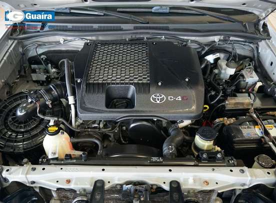 TOYOTA-HILUX-2012