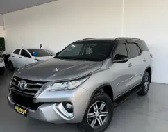 TOYOTA HILUX SW4 2.7 SRV 7 LUGARES 4X2 16V FLEX 4P AUTOMÁTICO TOYOTA HILUX SW4 2.7 SRV 7 LUGARES 4X2 16V FLEX 4P AUTOMÁTICO