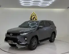 TOYOTA HILUX SW4 2.8 D-4D TURBO DIESEL DIAMOND 7L 4X4 AUTOMÁTICO TOYOTA HILUX SW4 2.8 D-4D TURBO DIESEL DIAMOND 7L 4X4 AUTOMÁTICO