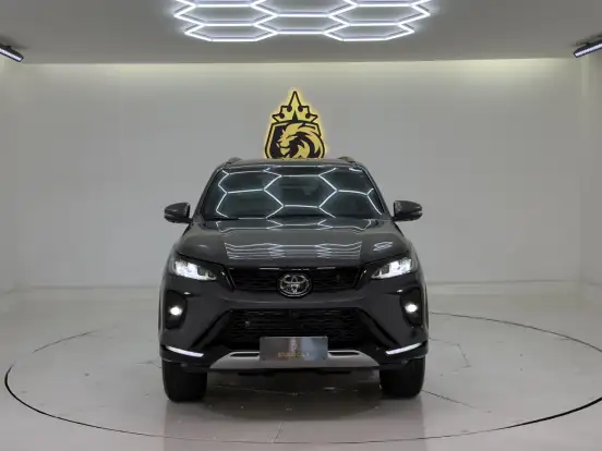 TOYOTA-HILUX SW4-2.8 D-4D TURBO DIESEL DIAMOND 7L 4X4 AUTOMÁTICO TOYOTA-HILUX SW4-2025