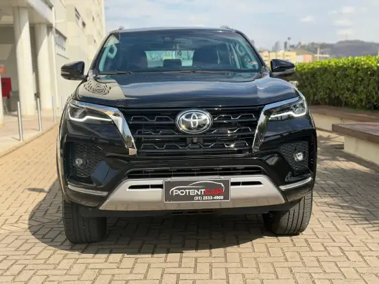 TOYOTA-HILUX SW4-2022