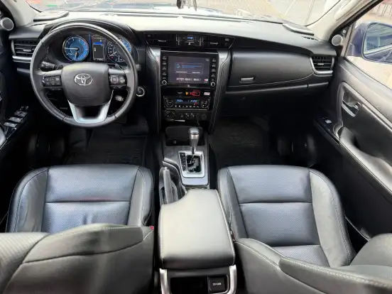 TOYOTA-HILUX SW4-2022