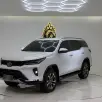 TOYOTA HILUX SW4 2.8 D-4D TURBO DIESEL SRX PLATINUM 7L 4X4 AUTOMÁTICO TOYOTA HILUX SW4 2.8 D-4D TURBO DIESEL SRX PLATINUM 7L 4X4 AUTOMÁTICO