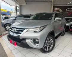 TOYOTA HILUX SW4 2.8 SRX 4X4 7 LUGARES 16V TURBO INTERCOOLER DIESEL 4P AUTOMÁTICO TOYOTA HILUX SW4 2.8 SRX 4X4 7 LUGARES 16V TURBO INTERCOOLER DIESEL 4P AUTOMÁTICO