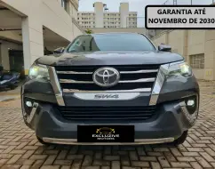 TOYOTA HILUX SW4 2.8 SRX DIAMOND 4X4 7 LUGARES 16V TURBO INTERCOOLER DIESEL 4P AUTOMÁTICO TOYOTA HILUX SW4 2.8 SRX DIAMOND 4X4 7 LUGARES 16V TURBO INTERCOOLER DIESEL 4P AUTOMÁTICO