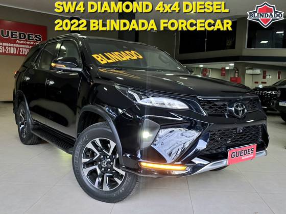 TOYOTA HILUX SW4 2.8 D-4D TURBO DIESEL DIAMOND 7L 4X4 AUTOMÁTICO