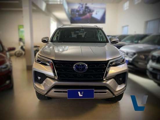 TOYOTA-HILUX SW4-2022