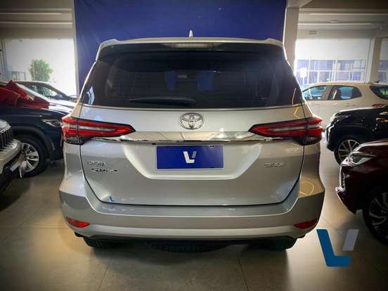 TOYOTA-HILUX SW4-2022