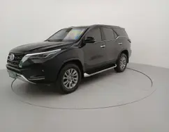 TOYOTA HILUX SW4 2.8 D-4D TURBO DIESEL SRX 7L 4X4 AUTOMÁTICO TOYOTA HILUX SW4 2.8 D-4D TURBO DIESEL SRX 7L 4X4 AUTOMÁTICO