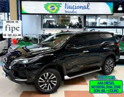 TOYOTA HILUX SW4 2.8 D-4D TURBO DIESEL SRX 7L 4X4 AUTOMÁTICO TOYOTA HILUX SW4 2.8 D-4D TURBO DIESEL SRX 7L 4X4 AUTOMÁTICO