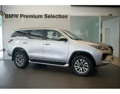 TOYOTA HILUX SW4 2.8 D-4D TURBO DIESEL SRX 7L 4X4 AUTOMÁTICO TOYOTA HILUX SW4 2.8 D-4D TURBO DIESEL SRX 7L 4X4 AUTOMÁTICO