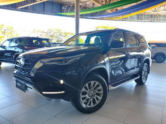 TOYOTA-HILUX SW4-2023