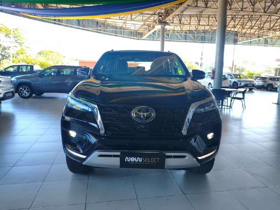 TOYOTA-HILUX SW4-2023