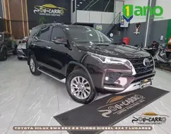 TOYOTA HILUX SW4 2.8 D-4D TURBO DIESEL SRX 7L 4X4 AUTOMÁTICO TOYOTA HILUX SW4 2.8 D-4D TURBO DIESEL SRX 7L 4X4 AUTOMÁTICO