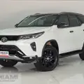 TOYOTA HILUX SW4 2.8 D-4D TURBO DIESEL SRX PLATINUM 4X4 AUTOMÁTICO TOYOTA HILUX SW4 2.8 D-4D TURBO DIESEL SRX PLATINUM 4X4 AUTOMÁTICO