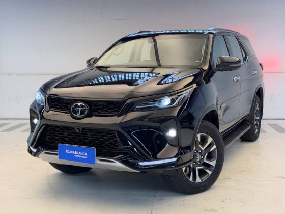 TOYOTA HILUX SW4 2.8 D-4D TURBO DIESEL SRX PLATINUM 4X4 AUTOMÁTICO