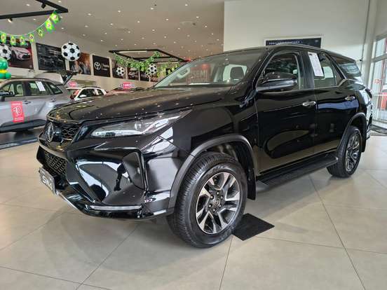 TOYOTA-HILUX SW4-2.8 D-4D TURBO DIESEL SRX PLATINUM 7L 4X4 AUTOMÁTICO TOYOTA-HILUX SW4-2026
