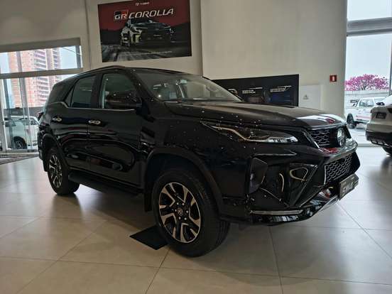 TOYOTA-HILUX SW4-2.8 D-4D TURBO DIESEL SRX PLATINUM 7L 4X4 AUTOMÁTICO TOYOTA-HILUX SW4-2026