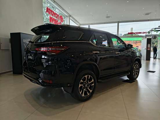 TOYOTA-HILUX SW4-2.8 D-4D TURBO DIESEL SRX PLATINUM 7L 4X4 AUTOMÁTICO TOYOTA-HILUX SW4-2026