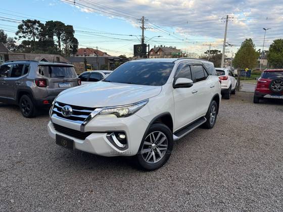 TOYOTA HILUX SW4 2.8 SRX 4X4 16V TURBO INTERCOOLER DIESEL 4P AUTOMÁTICO