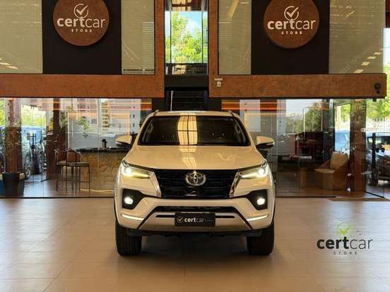 TOYOTA-HILUX SW4-2016