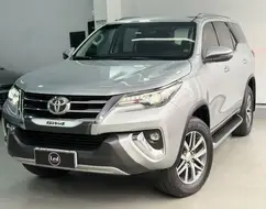 TOYOTA HILUX SW4 2.8 SRX 4X4 7 LUGARES 16V TURBO INTERCOOLER DIESEL 4P AUTOMÁTICO TOYOTA HILUX SW4 2.8 SRX 4X4 7 LUGARES 16V TURBO INTERCOOLER DIESEL 4P AUTOMÁTICO
