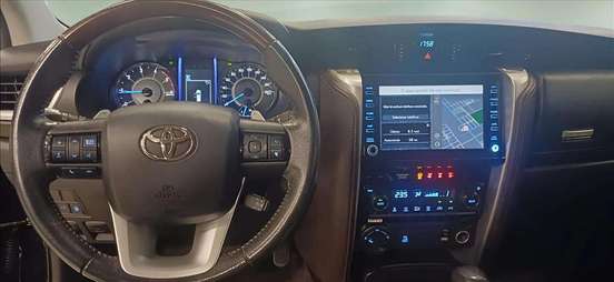 TOYOTA-HILUX SW4-2020