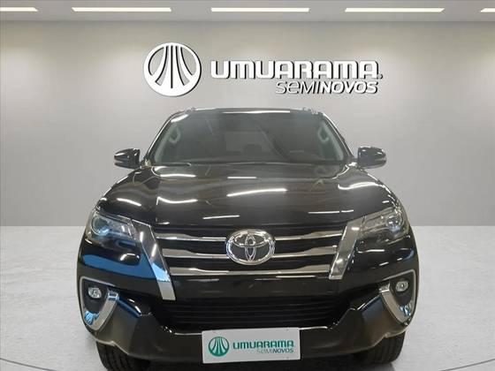 TOYOTA HILUX SW4 2.8 SRX 4X4 7 LUGARES 16V TURBO INTERCOOLER DIESEL 4P AUTOMÁTICO
