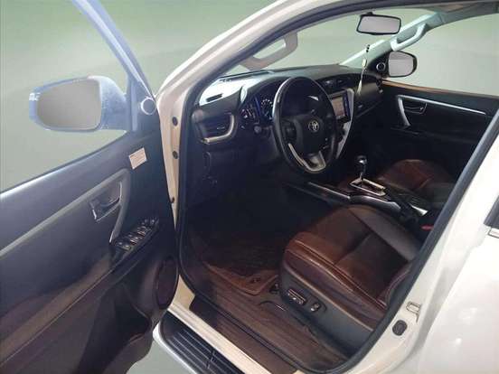 TOYOTA-HILUX SW4-2.8 SRX DIAMOND 4X4 7 LUGARES 16V TURBO INTERCOOLER DIESEL 4P AUTOMÁTICO TOYOTA-HILUX SW4-2018