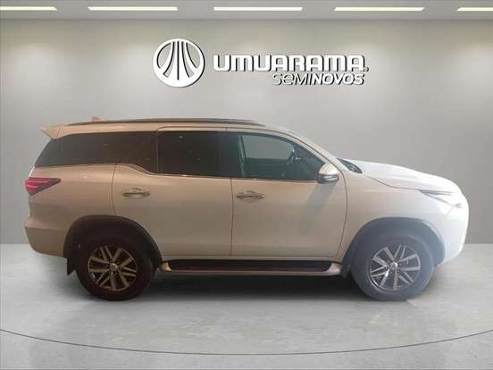 TOYOTA-HILUX SW4-2.8 SRX DIAMOND 4X4 7 LUGARES 16V TURBO INTERCOOLER DIESEL 4P AUTOMÁTICO TOYOTA-HILUX SW4-2018