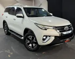 TOYOTA HILUX SW4 2.8 SRX DIAMOND 4X4 7 LUGARES 16V TURBO INTERCOOLER DIESEL 4P AUTOMÁTICO TOYOTA HILUX SW4 2.8 SRX DIAMOND 4X4 7 LUGARES 16V TURBO INTERCOOLER DIESEL 4P AUTOMÁTICO