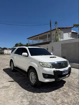 TOYOTA HILUX SW4 3.0 SRV 4X4 7 LUGARES 16V TURBO INTERCOOLER DIESEL 4P AUTOMÁTICO