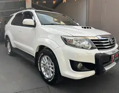 TOYOTA HILUX SW4 3.0 SRV 4X4 16V TURBO INTERCOOLER DIESEL 4P AUTOMÁTICO TOYOTA HILUX SW4 3.0 SRV 4X4 16V TURBO INTERCOOLER DIESEL 4P AUTOMÁTICO