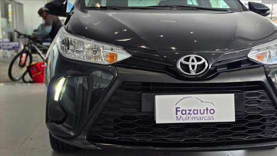 TOYOTA-YARIS-2024