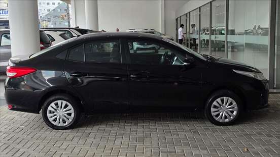 TOYOTA-YARIS-2024