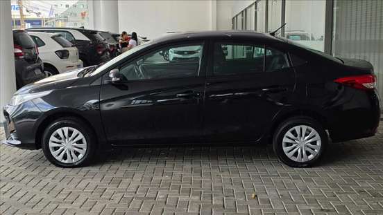 TOYOTA-YARIS-2024
