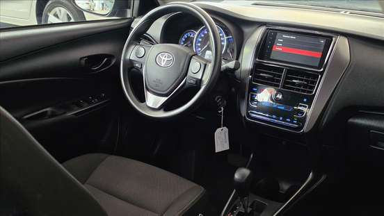 TOYOTA-YARIS-2024