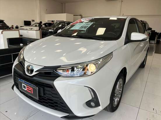 TOYOTA-YARIS-2024