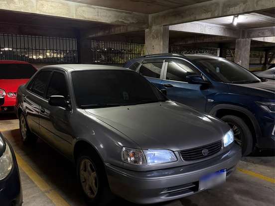 TOYOTA-COROLLA-1.8 XLI 16V GASOLINA 4P AUTOMÁTICO TOYOTA-COROLLA-2002