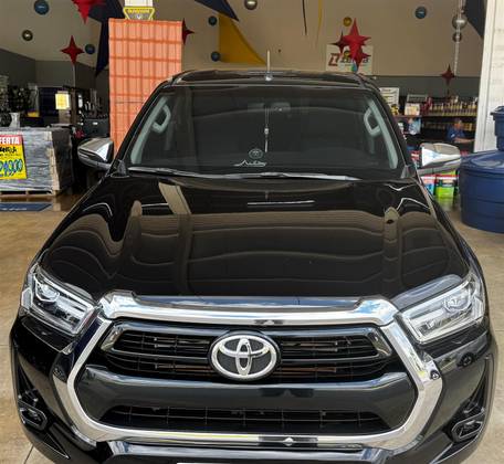 TOYOTA HILUX 2.8 D-4D TURBO DIESEL CD SRV 4X4 AUTOMÁTICO